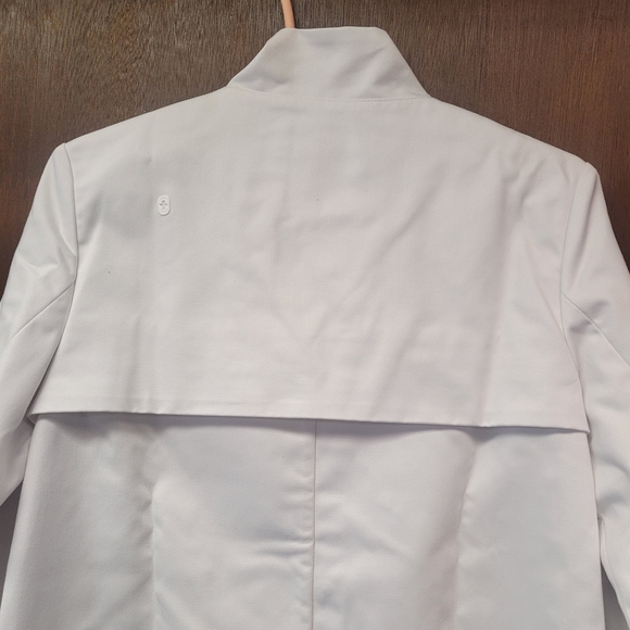 FIGS Lab Coat - Picture 9 of 15